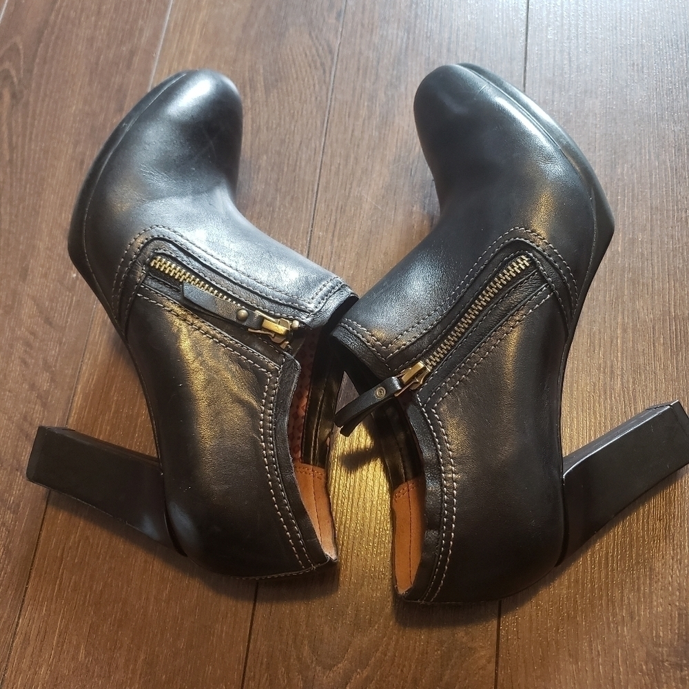 Naturalizer N5 Comfort Leather Bootie